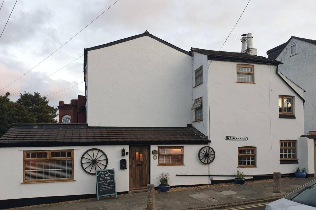 Stunning Quirky 2-Bed Cottage In New Brighton Wallasey Esterno foto