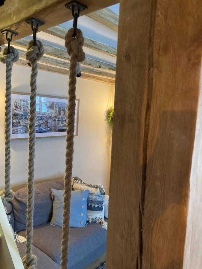 Stunning Quirky 2-Bed Cottage In New Brighton Wallasey Esterno foto